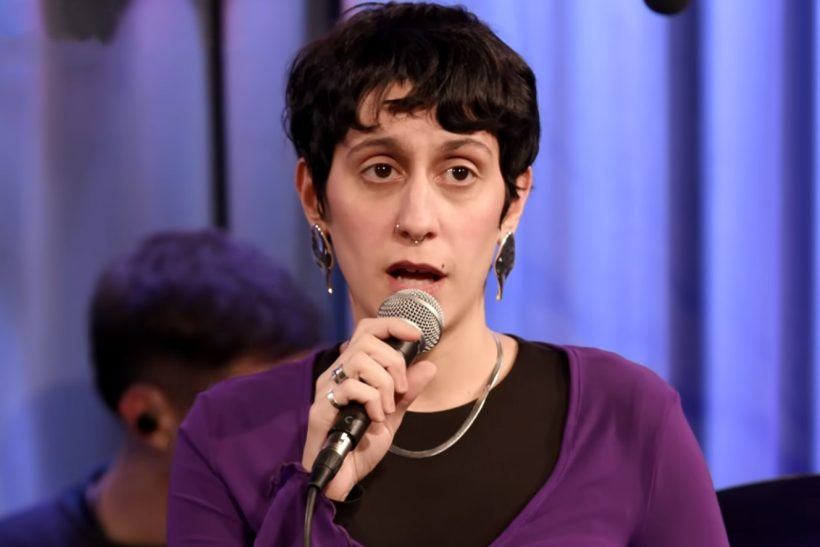 «Βαλς των Χαμένων Ονείρων» κάνει το τικτοκ να νοσταλγεί με τη φωνή της Μαριάνας Κατσιμίχα