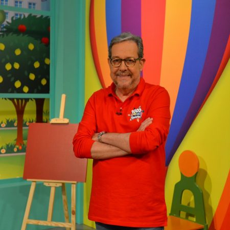 Ο Χρήστος Δημόπουλος εξηγεί πώς γεννήθκε το «Ουράνιο Τόξο» και μας ζεσταίνει την ψυχούλα