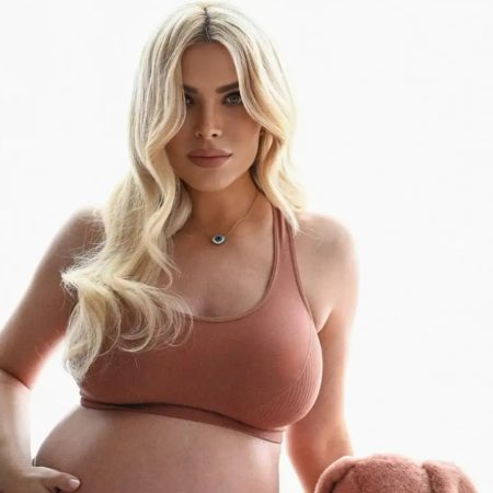 Η Καινούργιου φωτογραφίζεται στον 9ο μήνα και είναι απλά πανέμορφη