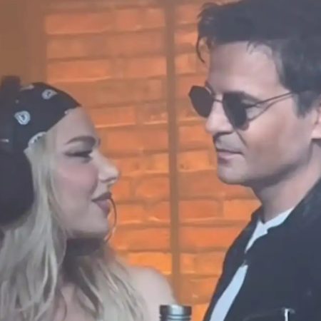 Να βρείτε άνθρωπο να σας κοιτάζει όπως η Ζόζεφιν τον Νίνο στο στούντιο