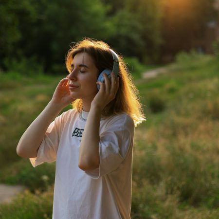 12 στίχοι τραγουδιών που μπορούν να πουν όλα όσα δεν τόλμησες να πεις στη ζωή σου