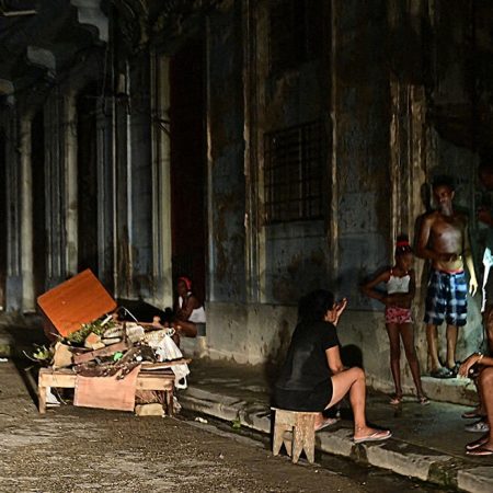 22/3 στις 18:00 στο Πάρκο Ελευθερίας στεκόμαστε στο λαό της Κούβας