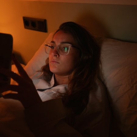 20χρονη κέρδισε 3 εκ. δολάρια αφού μήνυσε τη Μeta για εθiσμό στα σόσιαλ μίντια