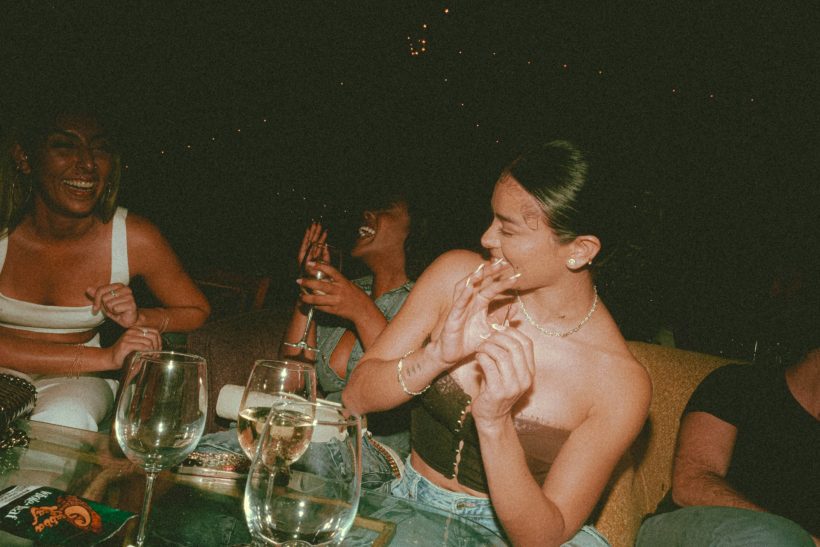 Σε χωρίζουν και μετά σε βλέπουν να ανθίζεις χωρίς αυτούς