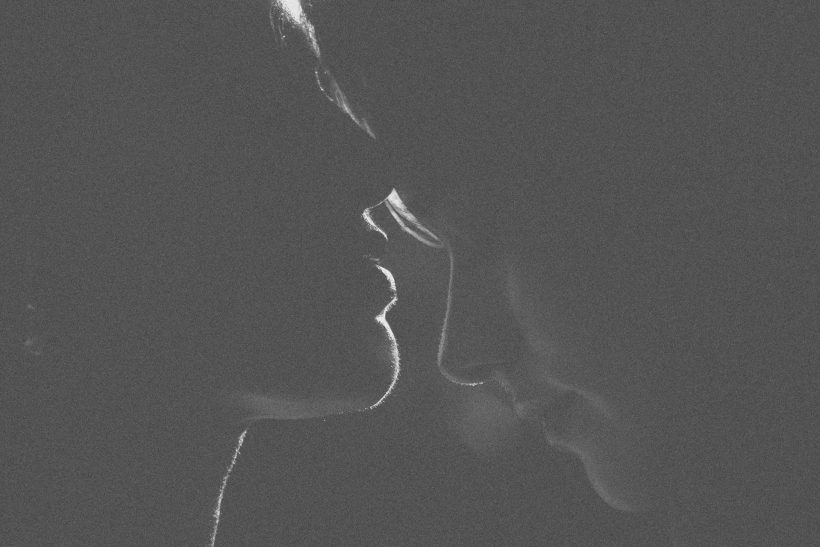 Όλα για το φιλί