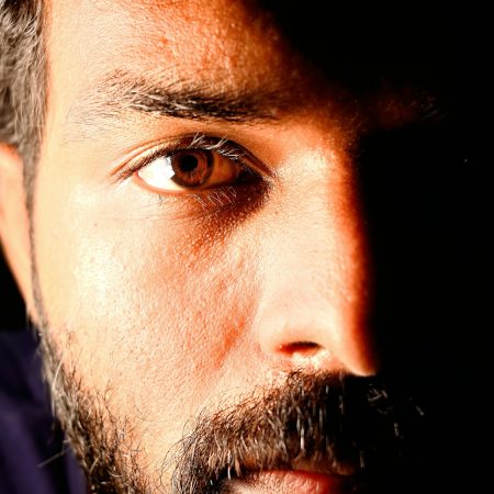 Το μούσι του γκόμενού σου έχει περισσότερα μικρόβια από το τρίχωμα του σκύλου σου