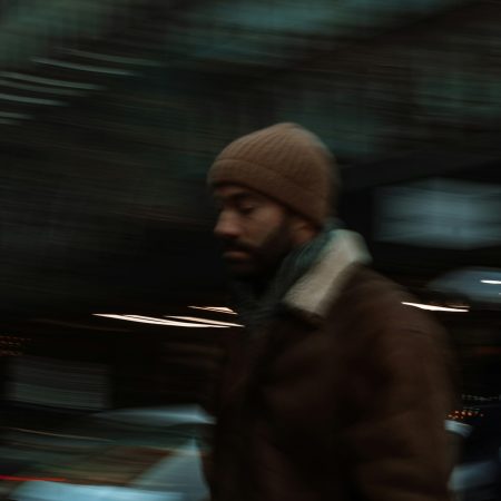 Προσποιούμαι πως είμαι κάποιος που ακόμη δεν έχω βρει