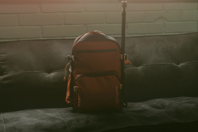 Είναι λογικό εν μέσω πολeμου να σε νοιάζει αν θα ακυρωθούν οι διακοπές σου;