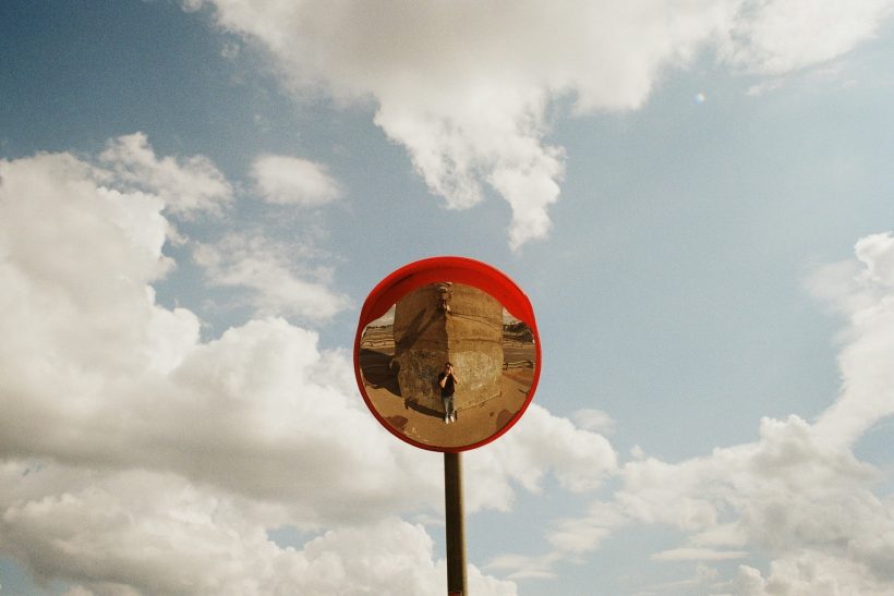 Ο άνθρωπος έχει μια σχεδόν υπαρξιακή ανάγκη να ανήκει σε μια ιστορία