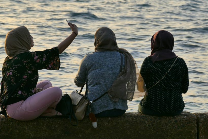 Θα απαγορευτεί η μπούρκα στην Ελλάδα; Οι δύο εκδοχές που συζητιούνται