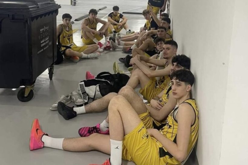 Τα παιδιά της ομάδας μπάσκετ Κ18 του Άρη έχουν εγκλωβιστεί στο Άμπου Ντάμπι