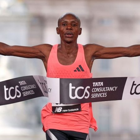 Sebastian Sawe: Ο πρώτος που ολοκλήρωσε μαραθώνιο σε χρόνο κάτω από 2 ώρες