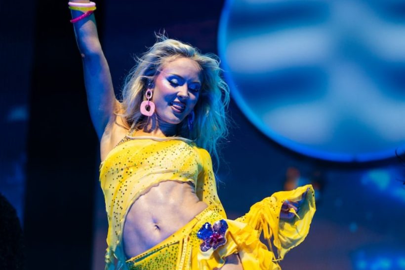 H Zara Larsson μιλάει για τις αμβλwσεις χάνει deal 3 εκ. δολαρίων και 