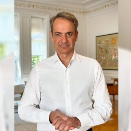 Με αστειάκι «6-7» ο πρωθυπουργός απαγόρευσε τη χρήση σόσιαλ πριν τα 15