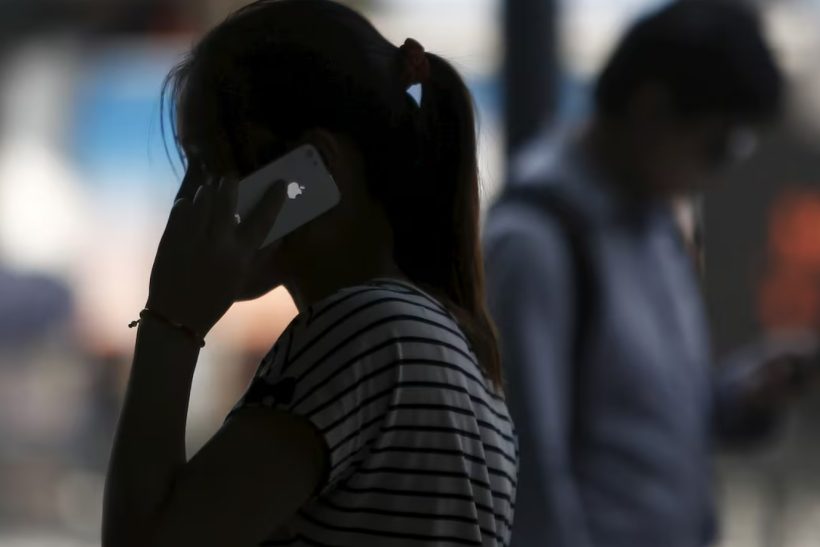 Άνδρες (σιχάματα) πουλούν λογισμικά κατασκοπείας σε άνδρες που θέλουν να παρενοxλήσουν γυναίκες