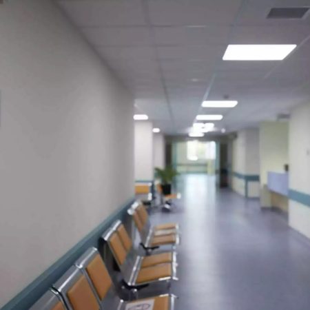 10 μηνών βρεφάκι νοσηλεύτηκε με δαγκώματα και σημάδια από τσιγάρα από τον σύντροφο της μητέρας του