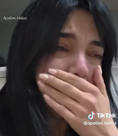 Viral video: Παιδίατρος κλαίει από εξάντληση μετά από 5 ημέρες συνεχούς εφημερίας