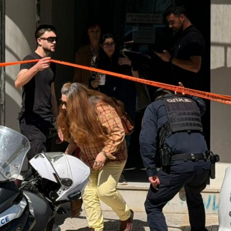 89χρονος άνοιξε πυρ με καραμπίνα στον ΕΦΚΑ του Κεραμεικού και στο Εφετείο