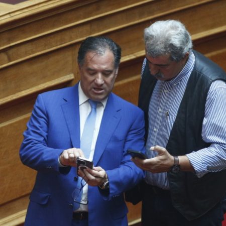 Άγρια σχόλια Πολάκη για Γεωργιάδη και την παιδίατρο που έκλαιγε από την κούραση στη Σάμο