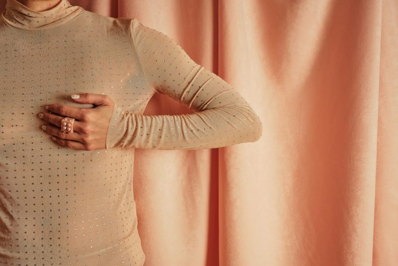 10 φράσεις να μην πεις στη φίλη σου που διαγνώστηκε με καρκίνο του μαστού