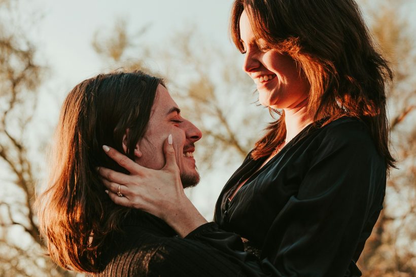 Μankeeping: (Πολλές) γυναίκες νιώθουν εξάντληση επειδή νταντεύουν τους συντρόφους τους