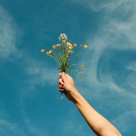 Άνοιξη: η εποχή που σε σπρώχνει να αφήσεις πίσω ό,τι δεν ανθίζει