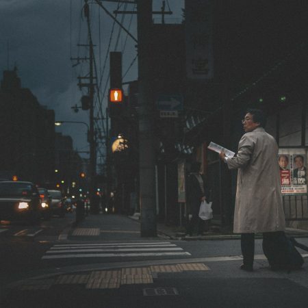 Τοξική αξιοπρέπεια: Όταν προτιμάς να χάσεις τα πάντα παρά να ζητήσεις κάτι