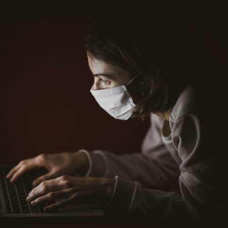 Κι όμως, σήμερα, υπάρχουν άνθρωποι που δε δέχονται αίμα από εμβολιασμένους επί covid