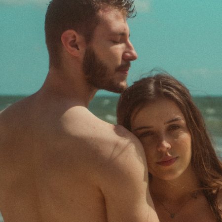 Αγχώδης προσκόλληση & έρωτας: όταν το «σε θέλω» συνοδεύεται από «μη φύγεις»