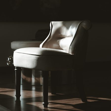 Είναι δυνατόν να σε έλκει ερωτικά μια... καρέκλα;