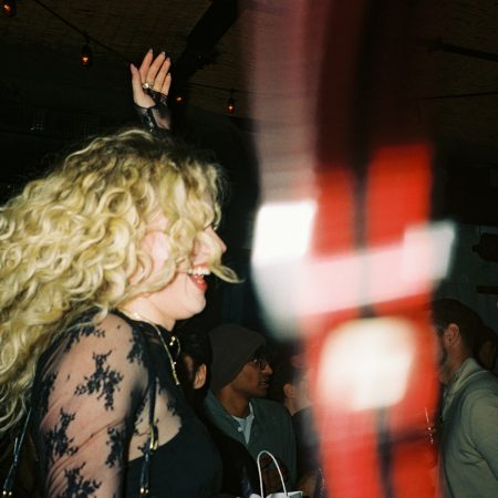 Οι παρτάρες και οι κλαμπάρες κάνουν καλο στην ψυχική υγεία των γυναικών ετών 40+