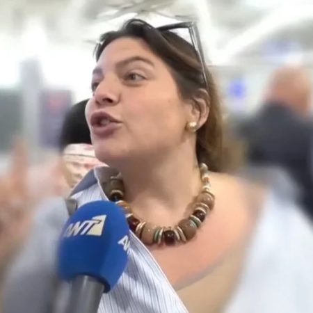 Δανάη Μπάρκα: «Μάθετε να λέτε σωστά το όνομα του αγοριού μου, ντροπή»