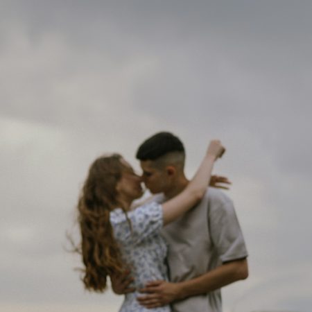 Πώς το σύμπαν σε προστατεύει από το να αγαπήσεις τον λάθος άνθρωπο