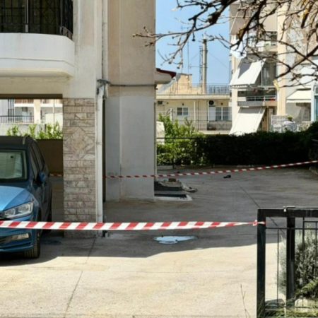 Ηλιόπουλη: Δύο 17χρονες έπεσαν μαζί από τον έκτο όροφο πολυκατοικίας