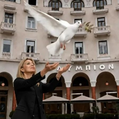Κρίντζαρε κανείς άλλος με το περιστέρι της Καρυστιανού για το νέο κόμμα;
