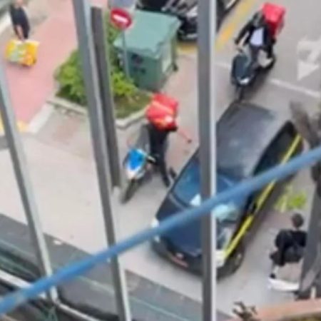 Ντελιβεράς στη Λάρισα μπινελίκωσε κι έφτυσε στα μούτρα γυναίκα υπάλληλο του Δήμου