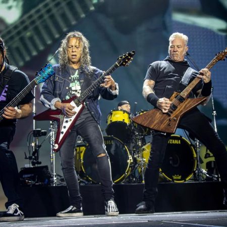 Kirk Hammett: «Η μουσική που παίζουμε, γεννήθηκε εδώ, στην Αθήνα»