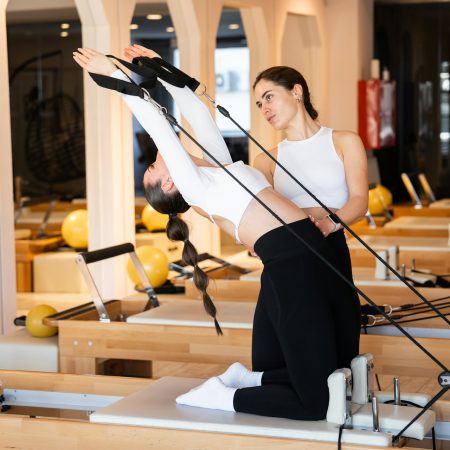Ο pilates instructor είναι ο ψυχολόγος που χρειάζεσαι κι ο φίλος που δε θα ήθελες