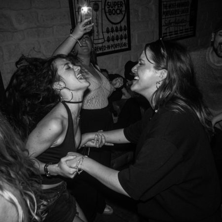 Όταν συνειδητοποιείς πως θεωρούσες «κολλητό» κάποιον που δε σε έβλεπε το ίδιο