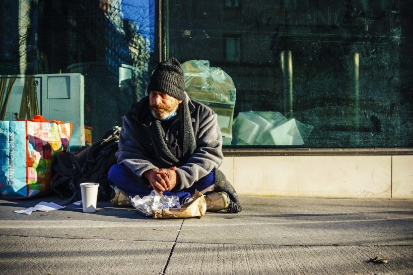 Κάποιος θα προσευχόταν για τη ζωή που εσύ βαριέσαι