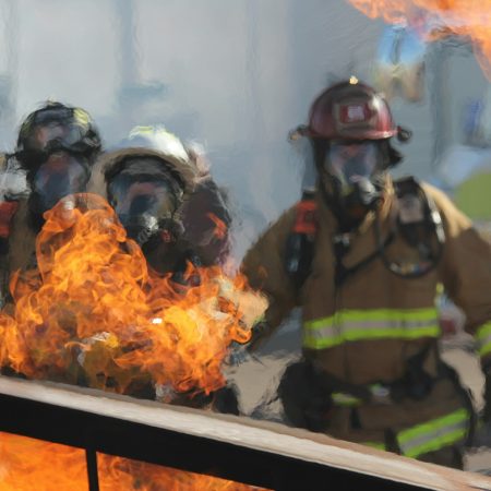 Καθημερινότητα εθελοντή πυροσβέστη σημαίνει να είσαι έτοιμος να τρέξεις όταν όλα καίγονται