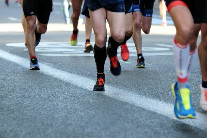 Run clubs: Η νέα τάση της Gen Z που συνδυάζει γυμναστική και κοινωνικοποίηση