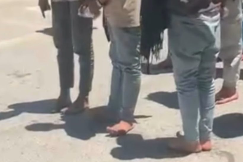 Ηράκλειο: Ξυπόλυτοι μετανάστες έριχναν νερό στην καυτή άσφαλτο για να αντέξουν τον πόνο