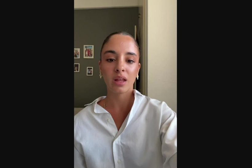 «Κι αν δε σου αρέσει το χοιρινό θα το φας»: Η Λύρα ξαναχτυπά με ρatσιστικό παραλήρημα