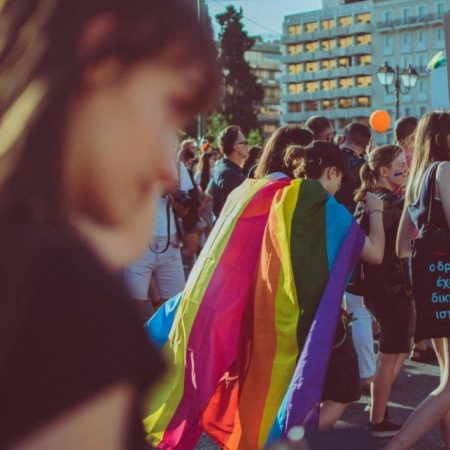 Σήμερα, το Σύνταγμα γεμίζει χρώμα, μουσική και υπερηφάνεια για το Athens Pride 2026