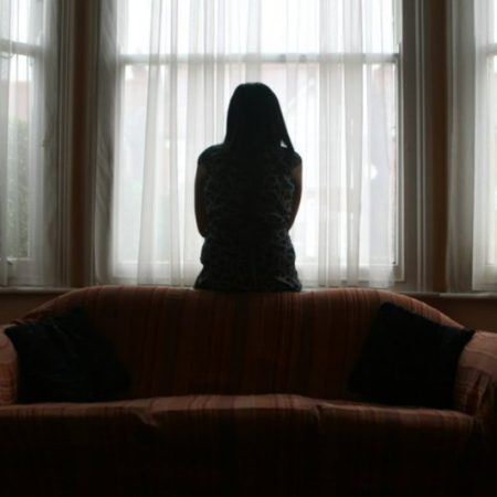 Jennie's Law: Θα ήθελες να ξέρεις αν ο σύντροφός σου έχει καταδικαστεί για βίa;