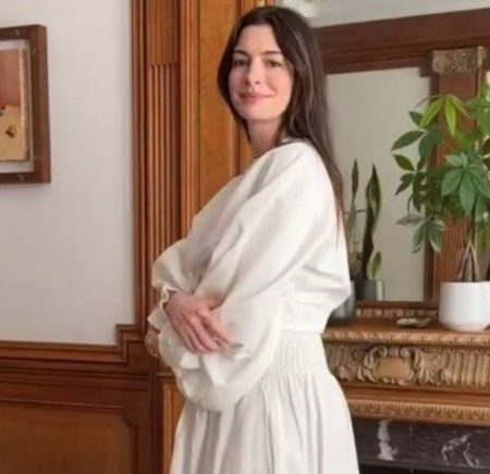 Η Αν Χάθαγουεϊ είναι 43, έγκυος, και μας το ανακοινώνει με ένα υπέροχο βίντεο