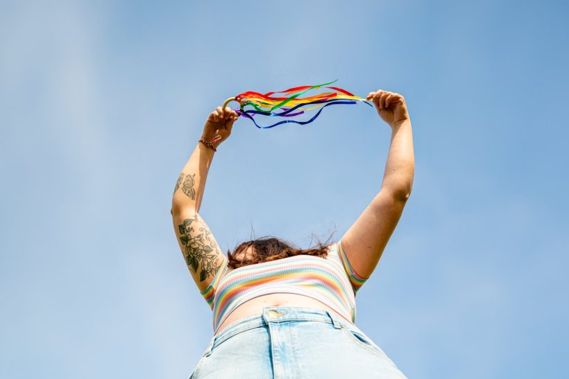 Podcast: «Γιατί να μη γίνεται και straight (ετεροφυλόφιλο) pride;» (part 2)