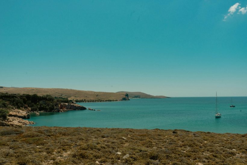 Λήμνον Ανεμόεσσαν (η Λήμνος των ανέμων), όπως την αποκαλούσε ο Όμηρος