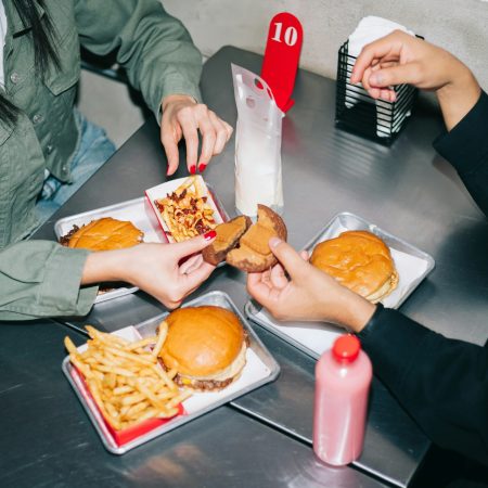 Τα 10 πιο υγιεινά γεύματα στα fast food σύμφωνα με ειδικούς
